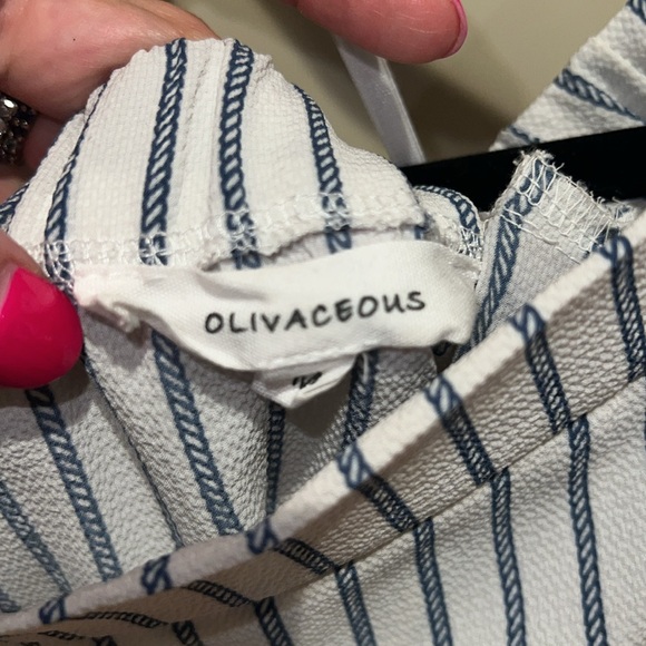 Women’s SZ M OLIVACEOUS blue and white striped off the shoulder top - Picture 5 of 7